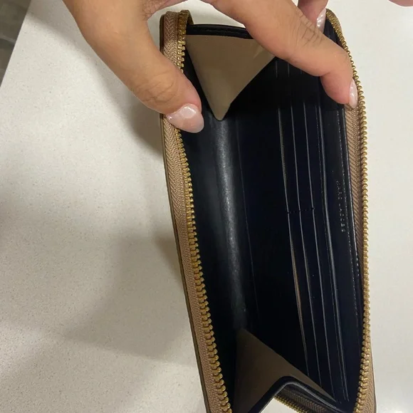 NWOT Marc Jacobs Tan Leather Wallet Sleek Minimalist Design - Picture 2 of 3